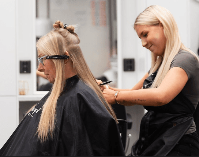 Porträtt på frisör 2